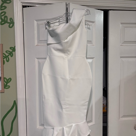 Dresses & Skirts - Elegant One-Shoulder White Ruffle-Hem Dress